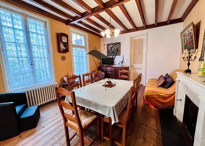 De Mali - De Plain Pied A Deux Pas Du Centre * Rochefort (Charente-Maritime)