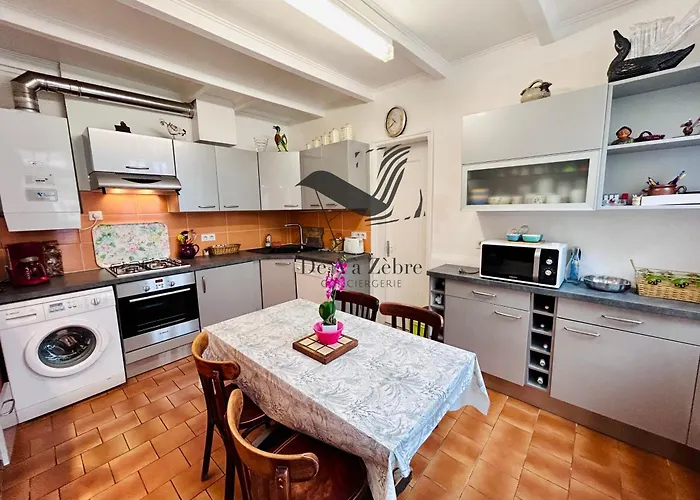 De Mali - De Plain Pied A Deux Pas Du Centre * Rochefort (Charente-Maritime)