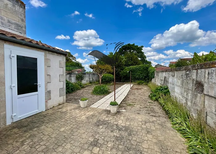 De Mali - De Plain Pied A Deux Pas Du Centre Rochefort (Charente-Maritime)